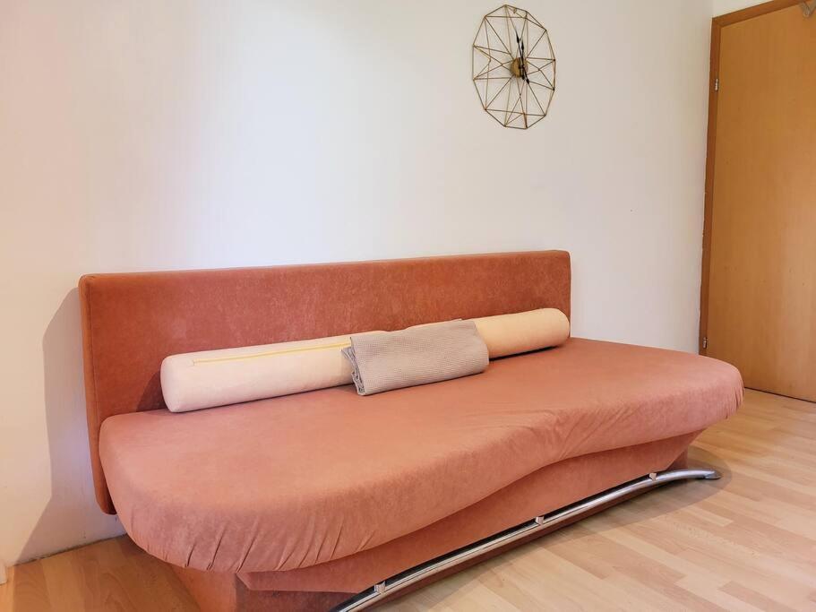 Colourful 2.5 Bedroom With Large Balcony & Garden. Prinzersdorf Exterior foto