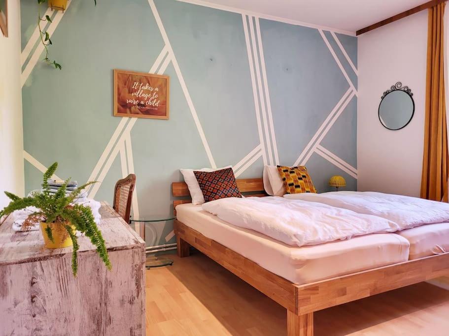 Colourful 2.5 Bedroom With Large Balcony & Garden. Prinzersdorf Exterior foto