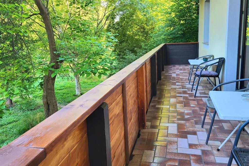 Colourful 2.5 Bedroom With Large Balcony & Garden. Prinzersdorf Exterior foto