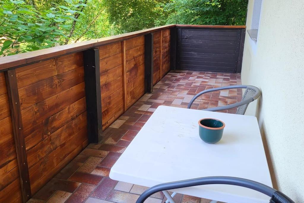 Colourful 2.5 Bedroom With Large Balcony & Garden. Prinzersdorf Exterior foto